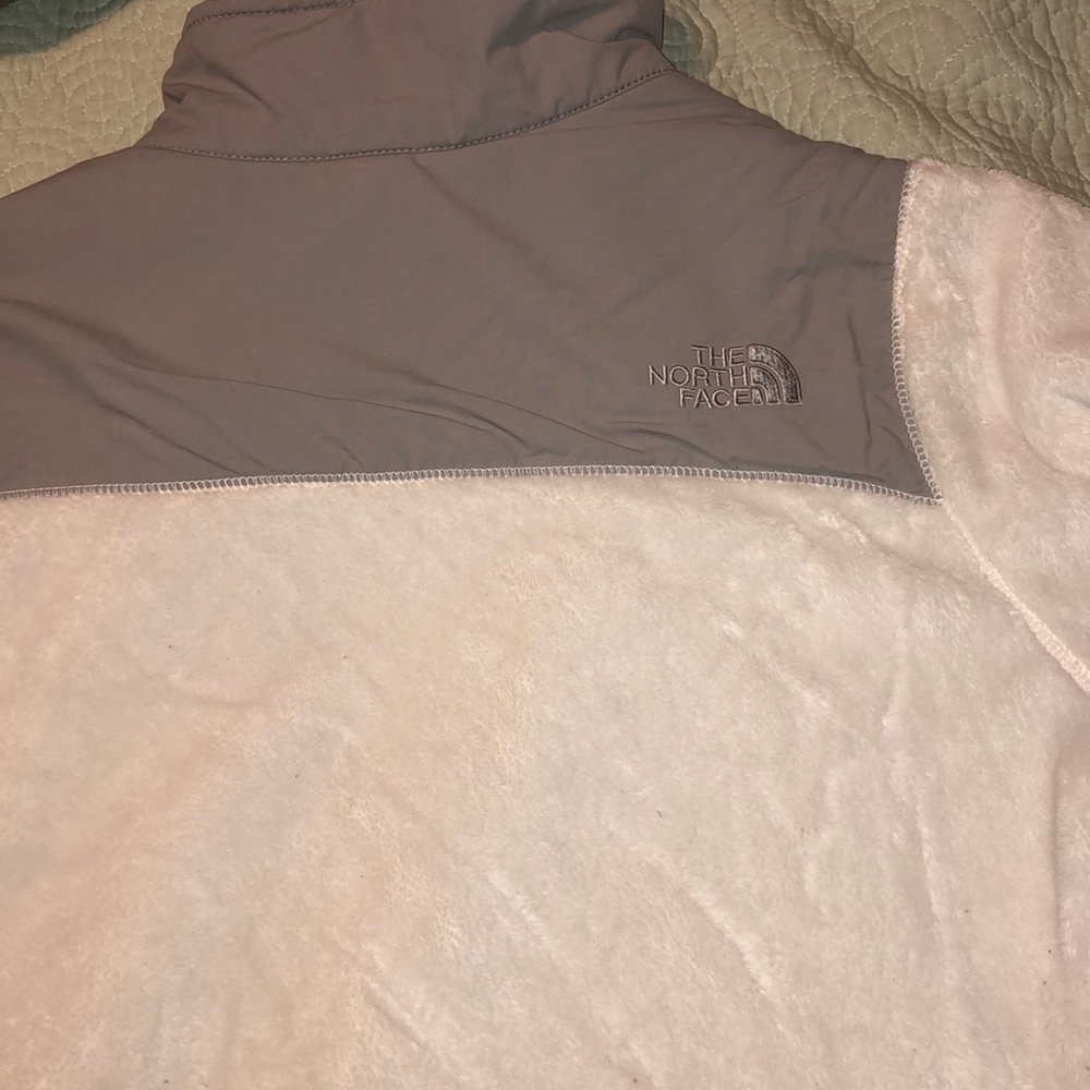 North face fuzzy white
